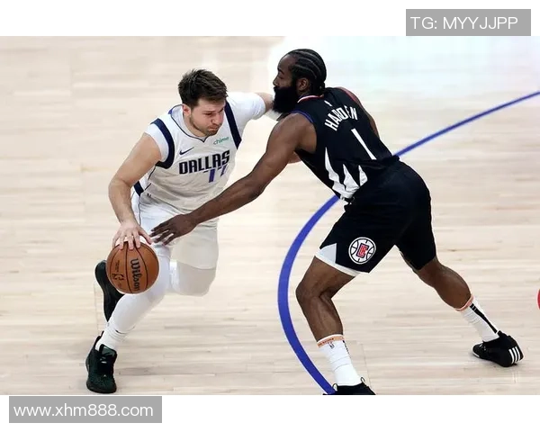 快船与勇士激战回顾12月24日精彩比赛录像全景解析